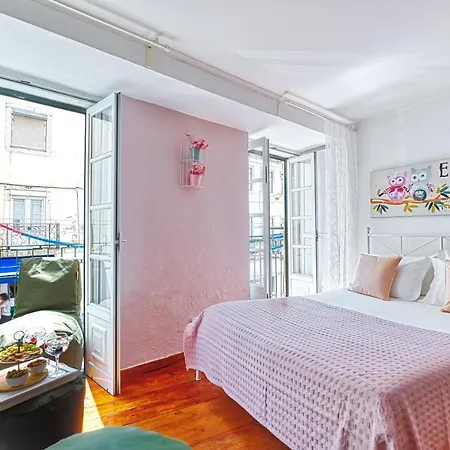 Inloveapartments - Alfama Balcony リスボン