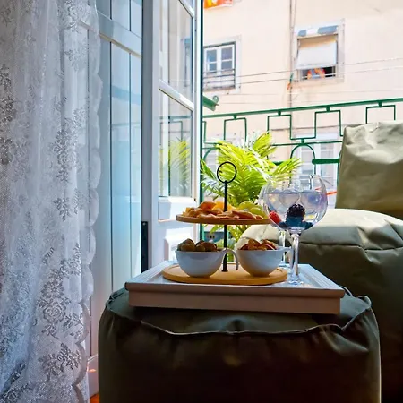 Inloveapartments - Alfama Balcony *